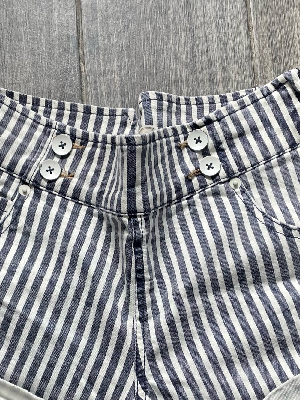 Free People Set striped shorts Purple V-Neck Ruffle Tank Top - Picture 4 of 8
